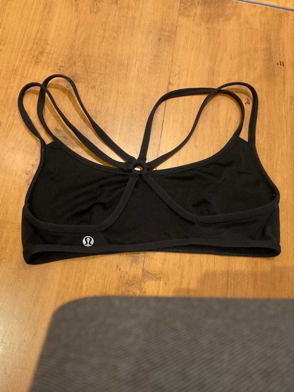 LULULEMON SPORTS BRA SIZE 4